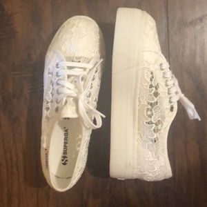 Platform lace tennis shoes